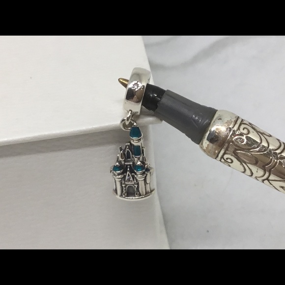 Pandora Disney Park WDW New Cinderella Castle - Picture 5 of 5